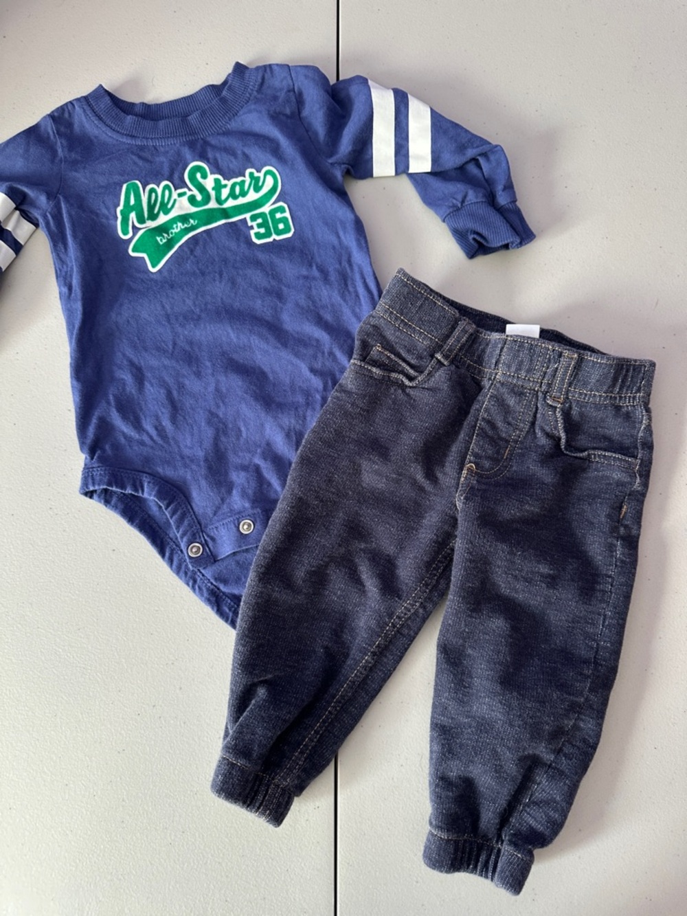 Carter's Navy and Green Baby Bodysuit Set